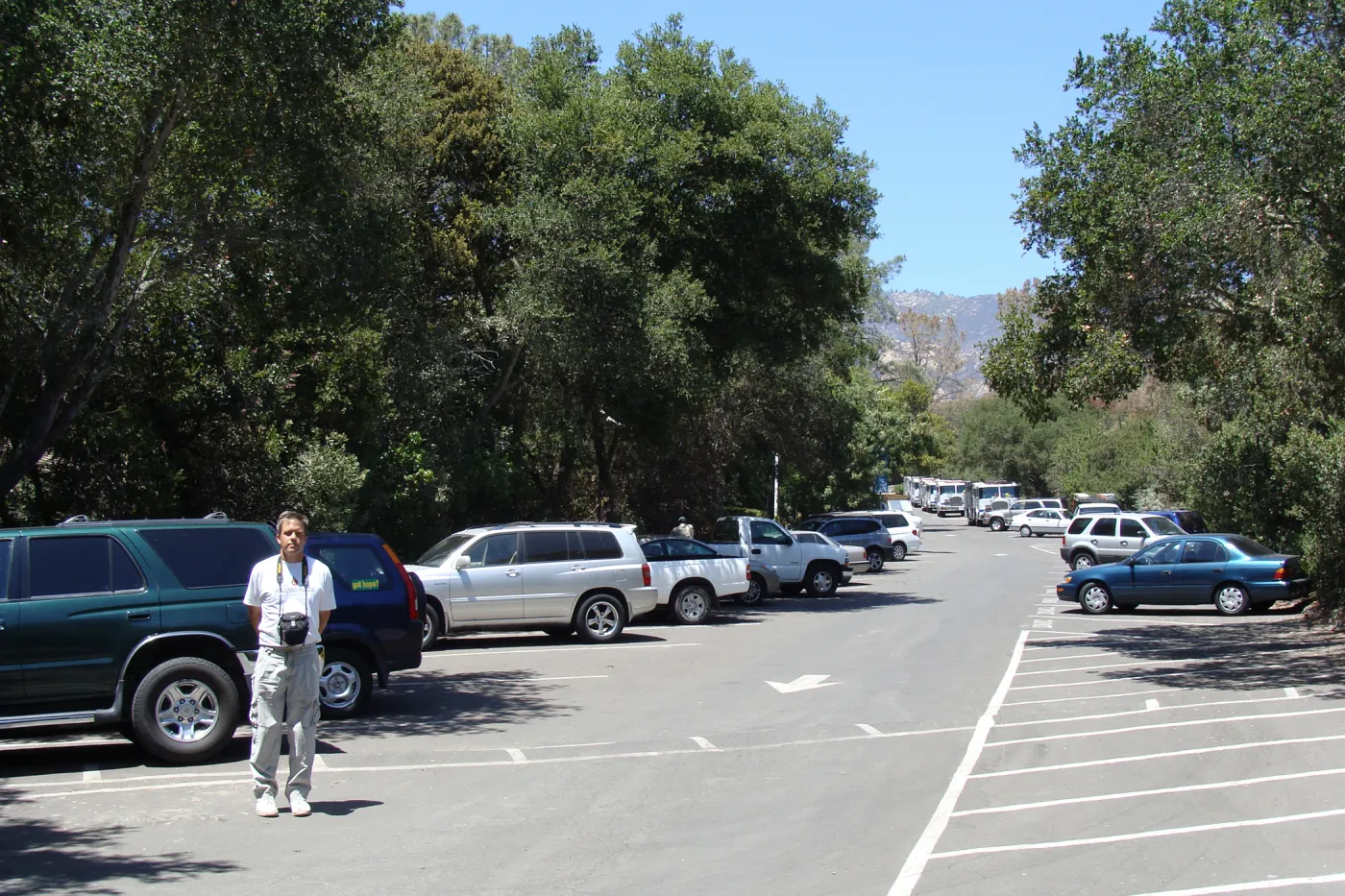 John Wardlaw (photographer) in the SBBG parking lot, after the Jesusita Fire
