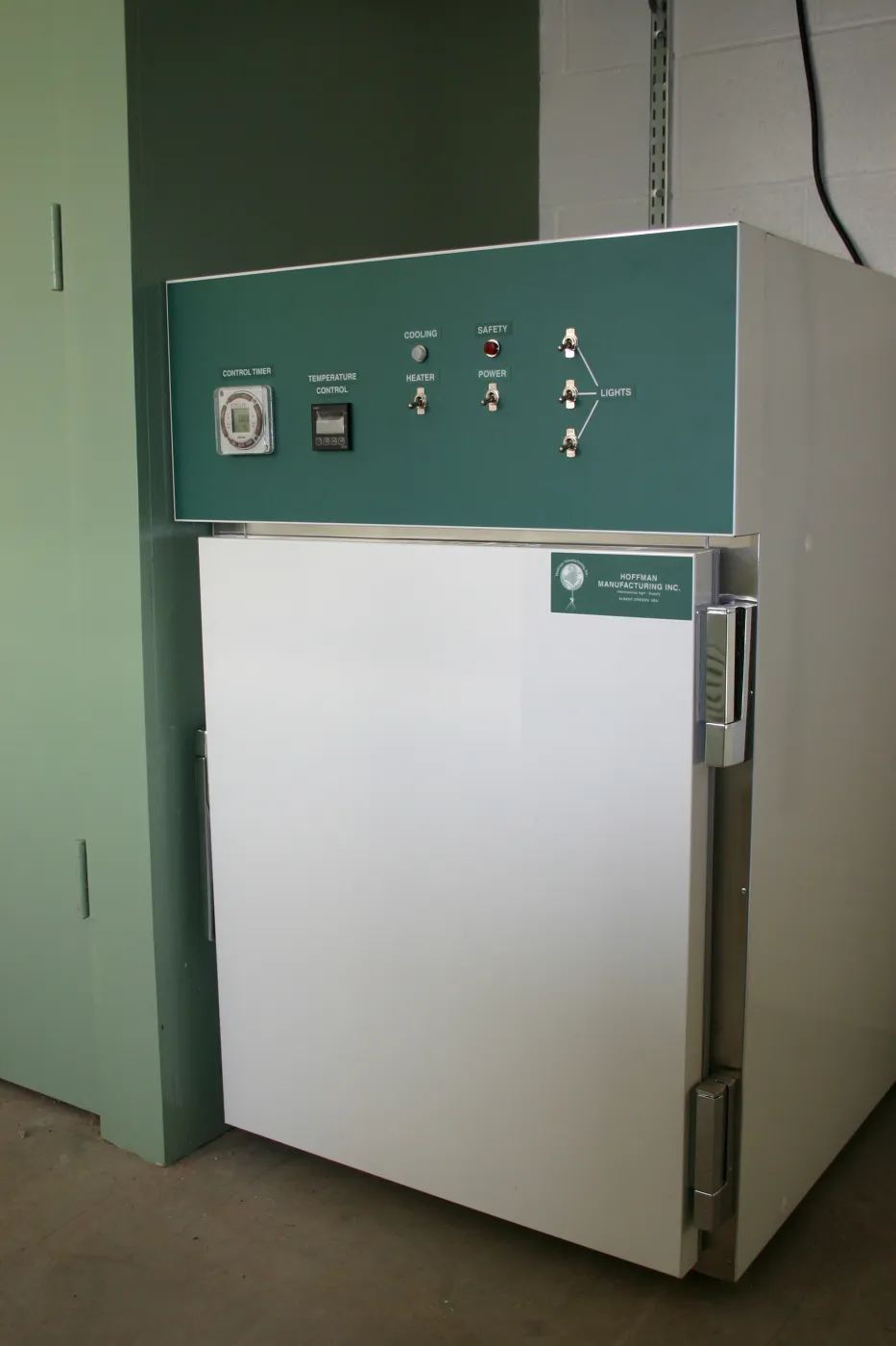 Growth chamber at the Hort Unit