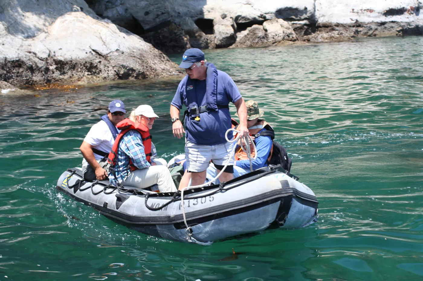 conducting marine research, TEAWET, Santa Cruz Island field trip, 2009