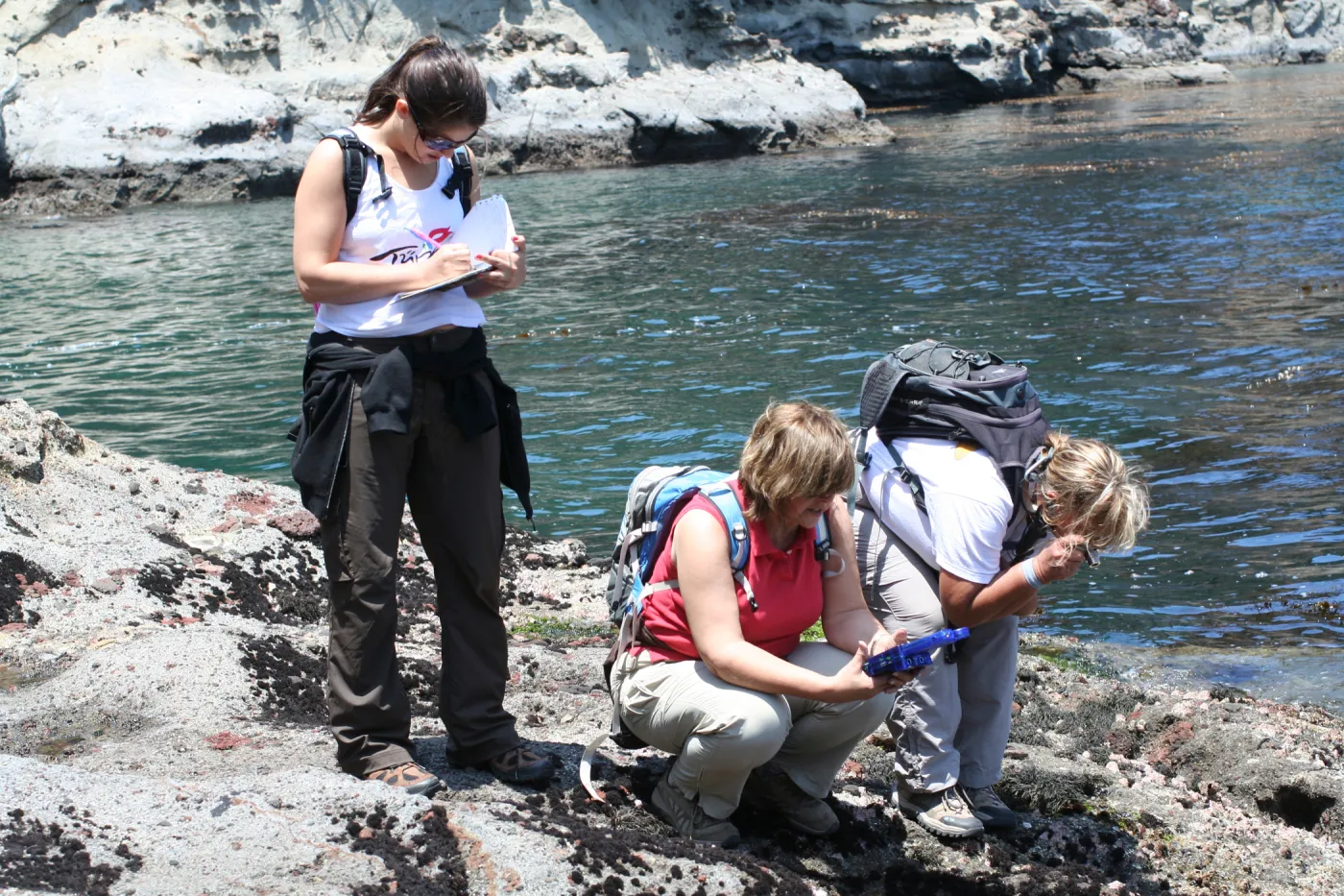 conducting marine research, TEAWET, Santa Cruz Island field trip, 2009