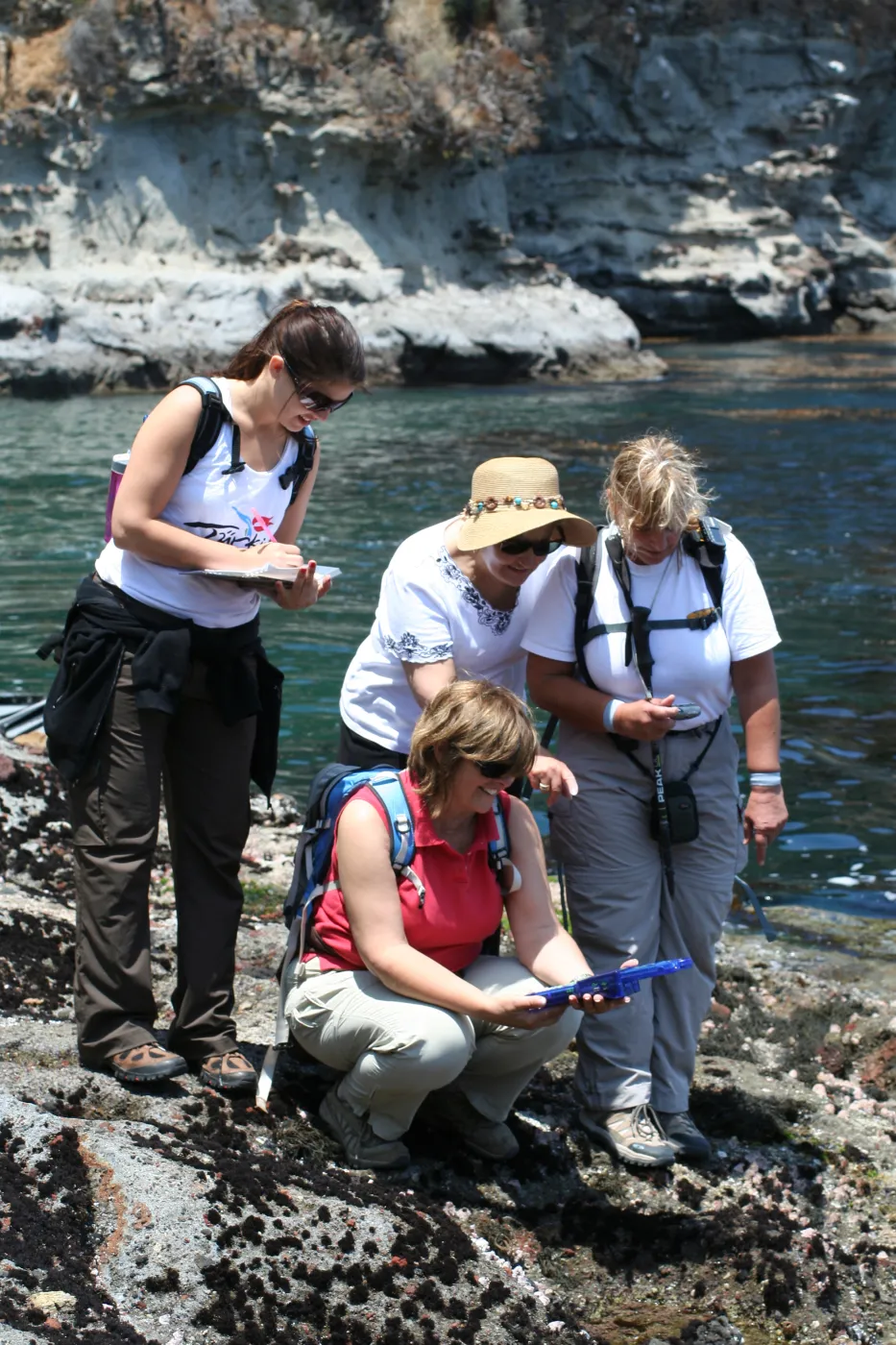 conducting marine research, TEAWET, Santa Cruz Island field trip, 2009