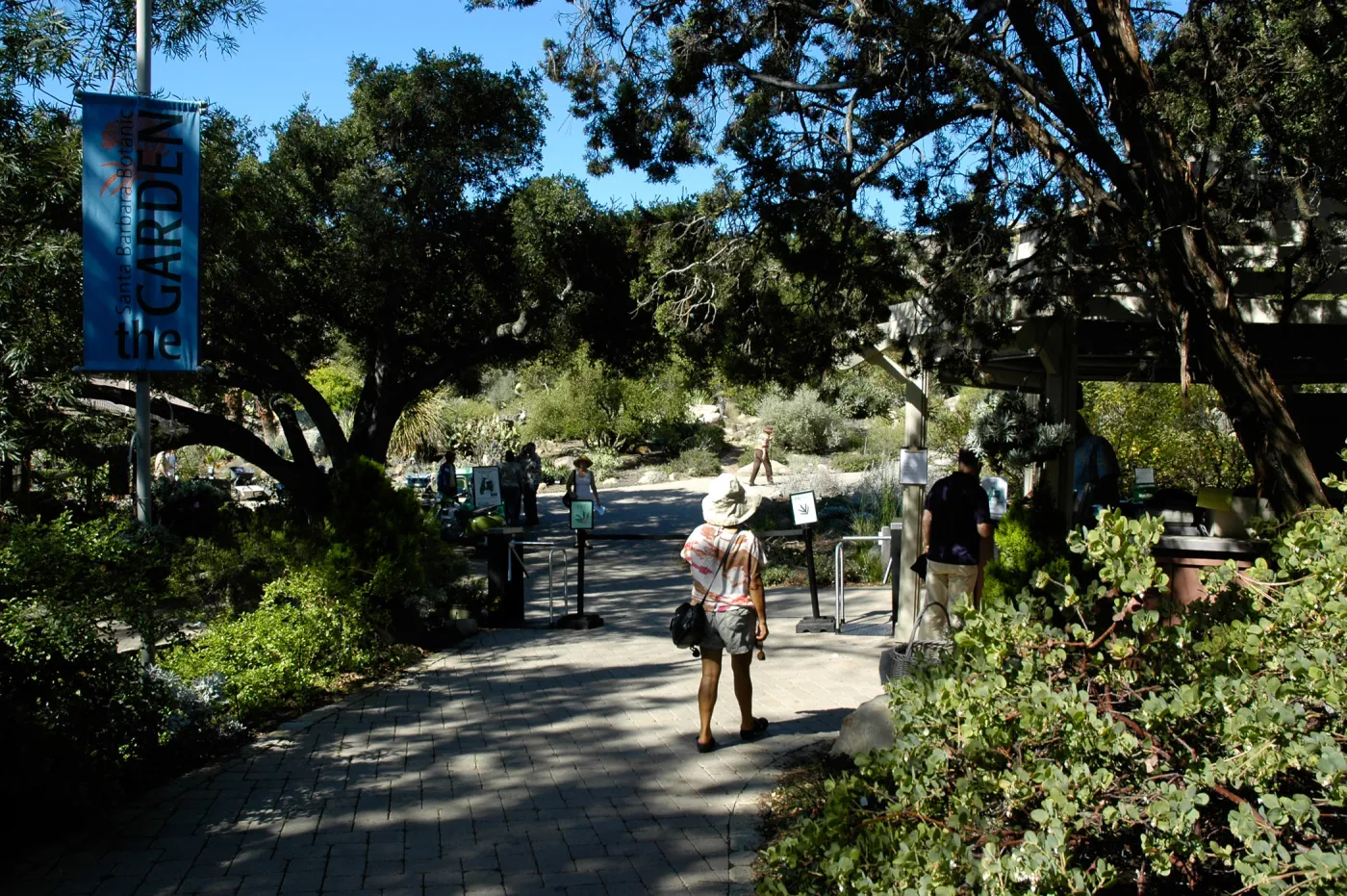 visitors at the Garden Entrance, SBBG Community Free Day, October 16 2011