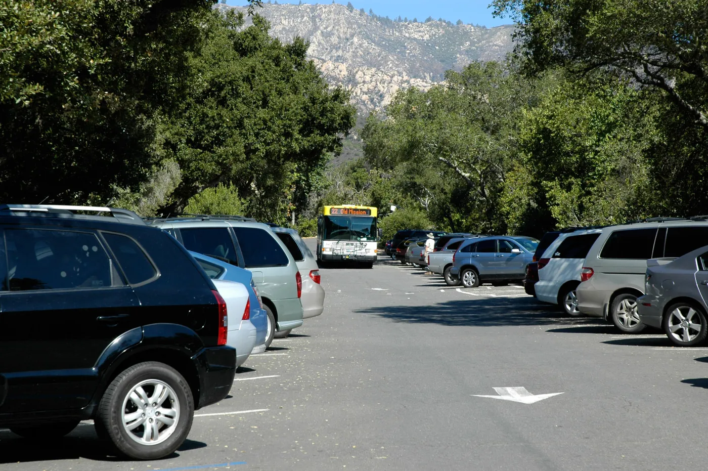 Santa Barbara MTD Bus 22 in the parking lot, SBBG Community Free Day, October 16 2011