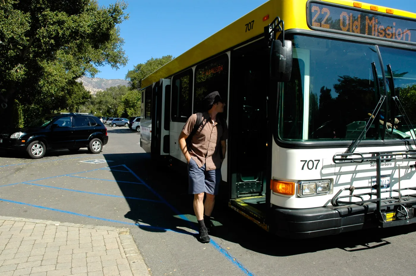 Santa Barbara MTD Bus 22 in the parking lot, SBBG Community Free Day, October 16 2011