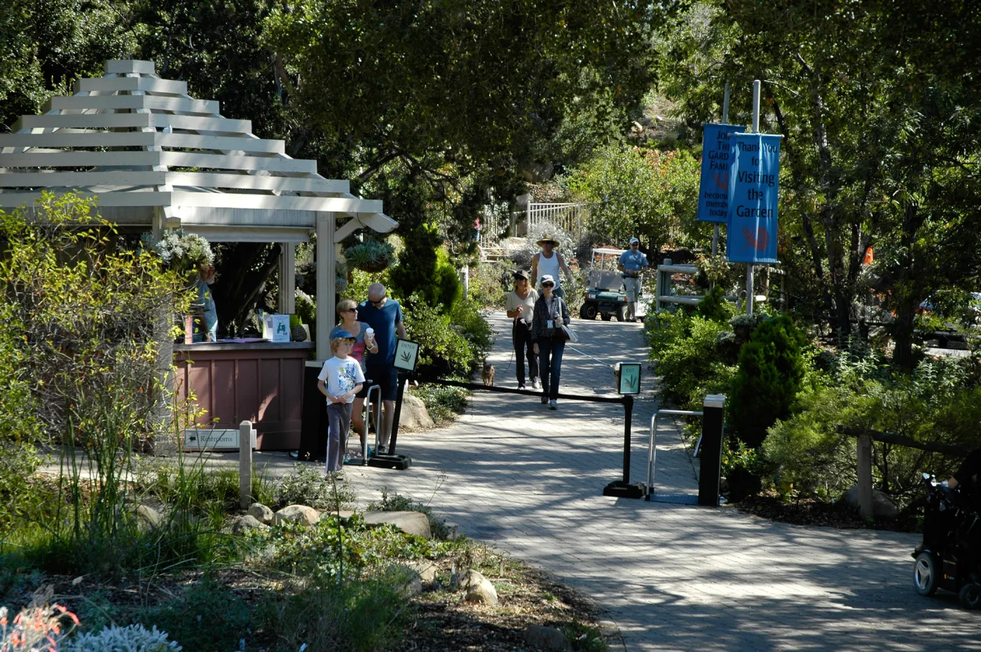 visitors at the Garden Entrance, Community Free Day, October 2011