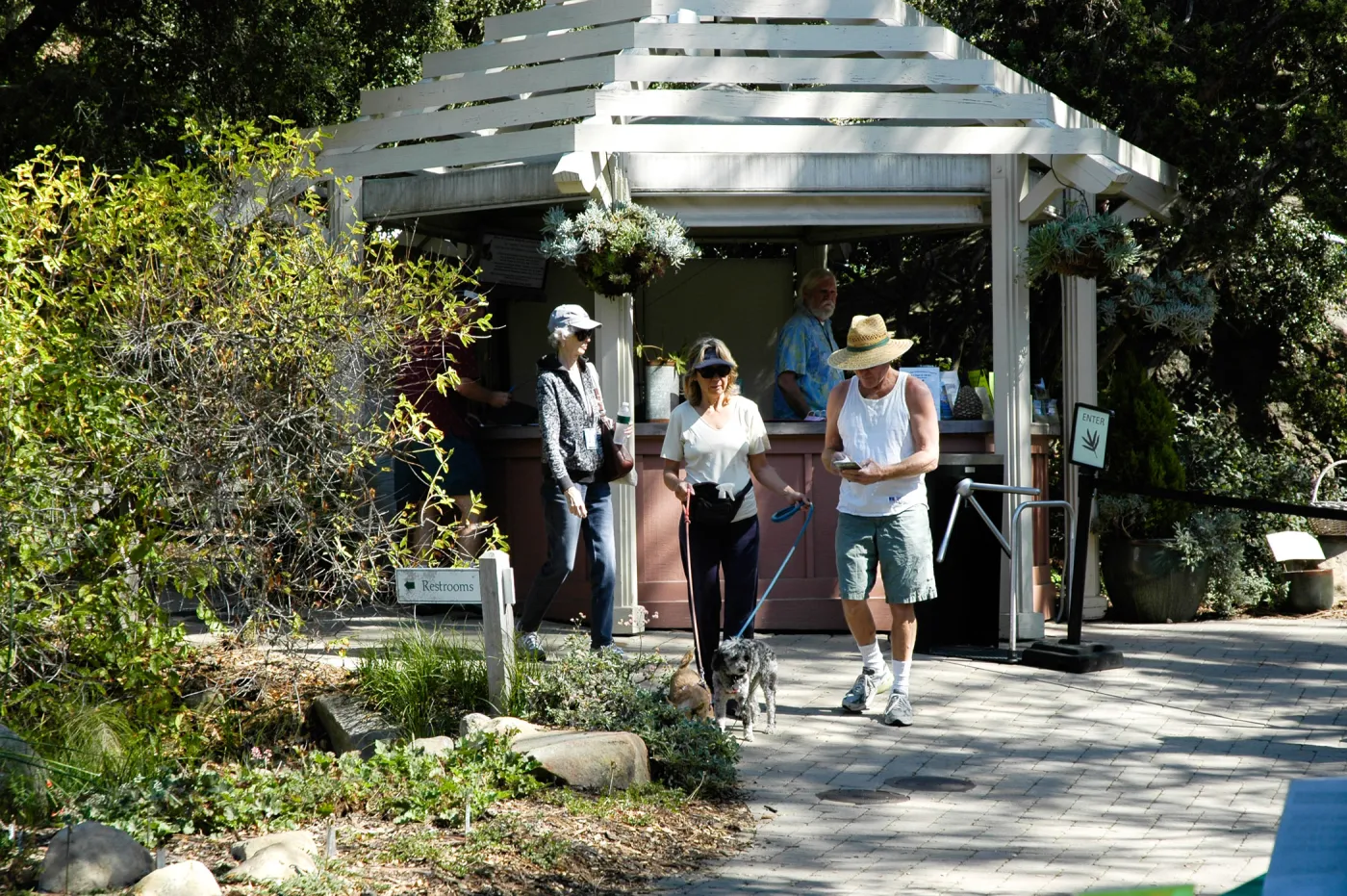 visitors at the Garden Entrance, Community Free Day, October 2011