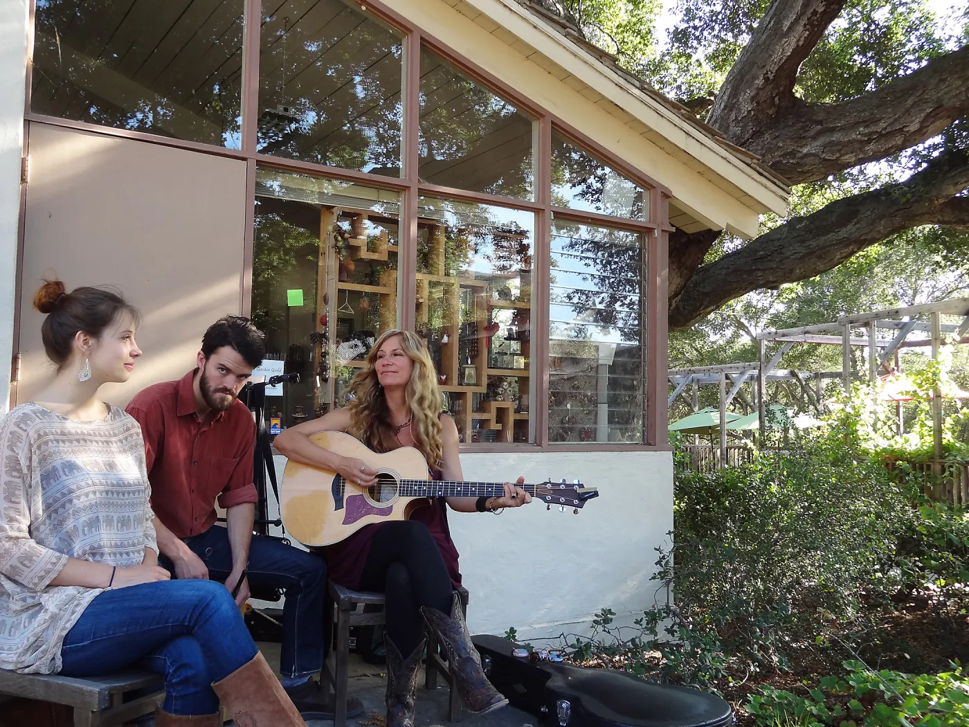 SBBG hosts Santa Barbara Chamber of Commerce Mixer, June 2013, musicians