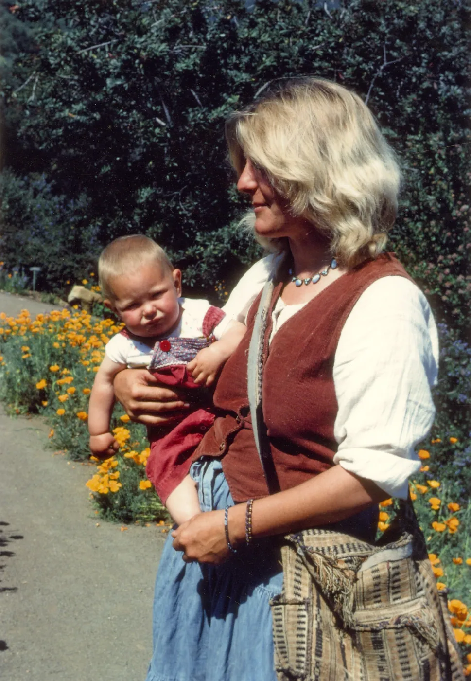 Carol, Ariel Ostroff at the Botanic Garden