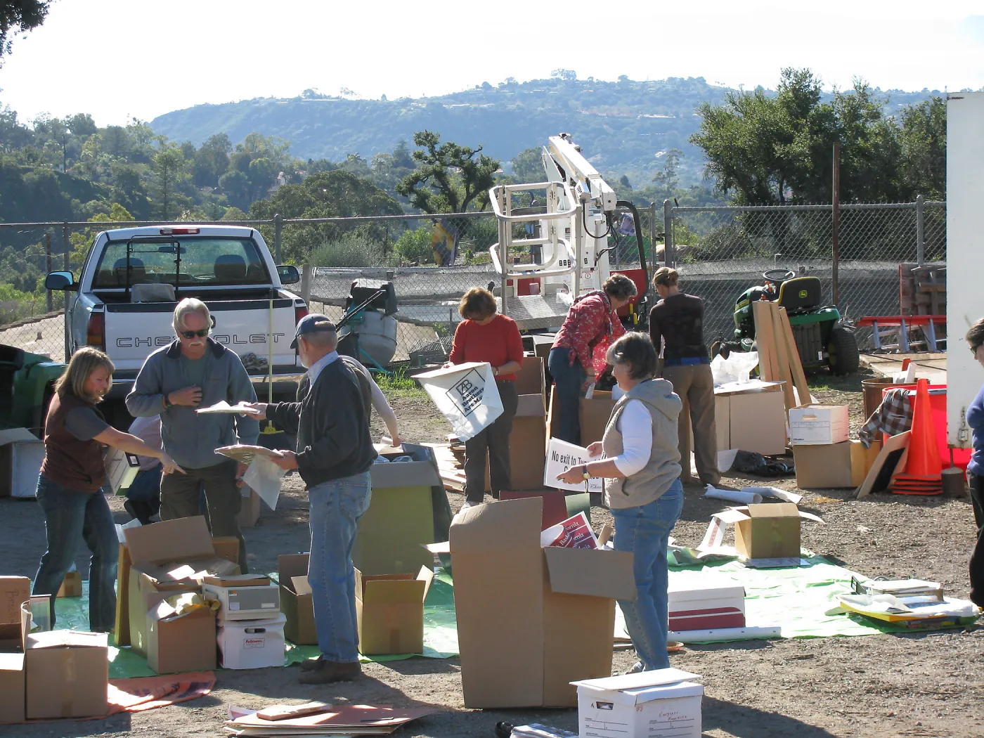 Tricia Wardlaw, Steve junak, Dieter Wilken, Betsy Collins, Judy Sanregret, Heather Wehnau, Ingrid Kaper, SBBG Staff cleaning out temoporary storage container, after the Jesusita Fire