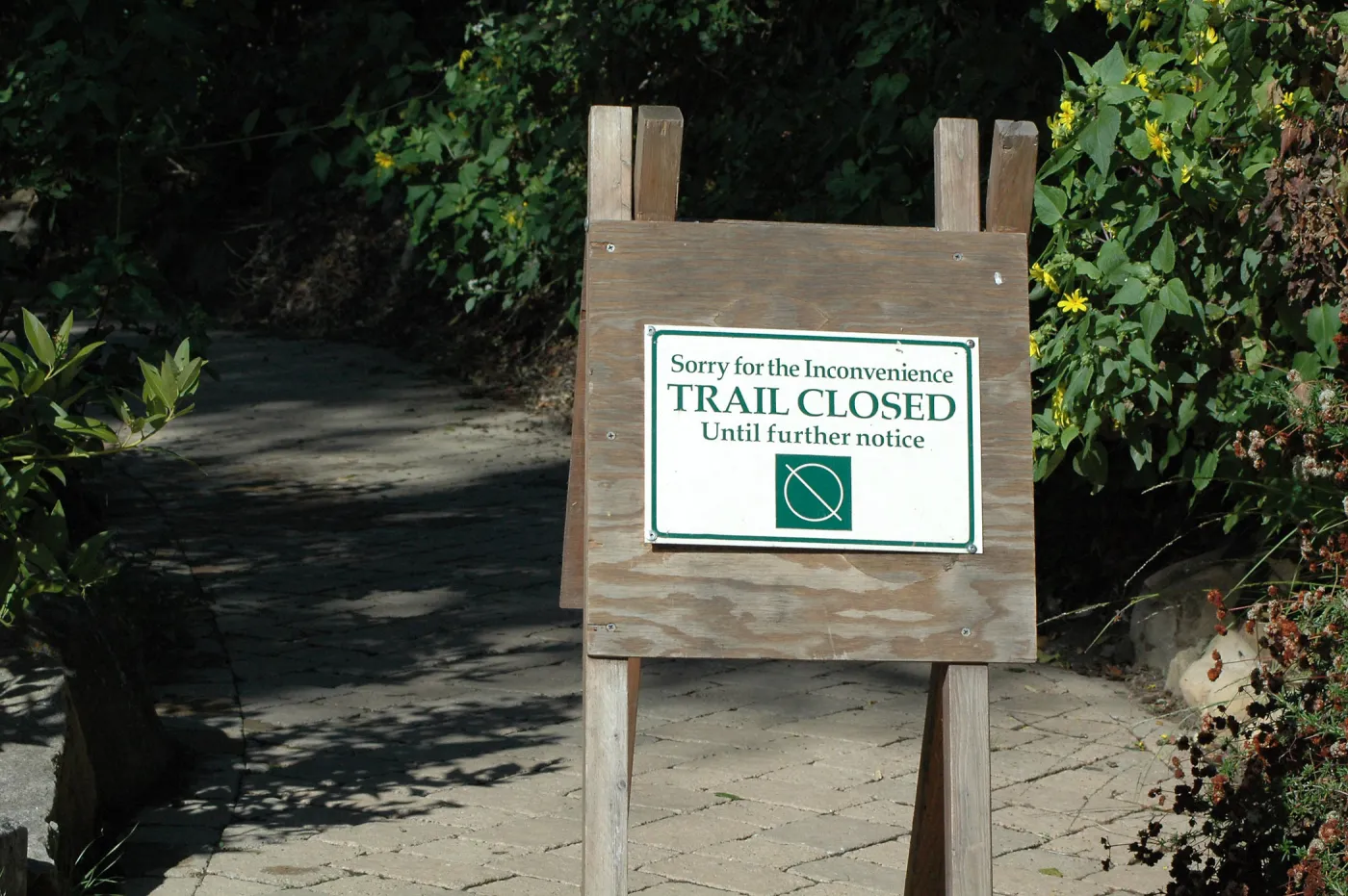 Trail Closed sign, SBBG