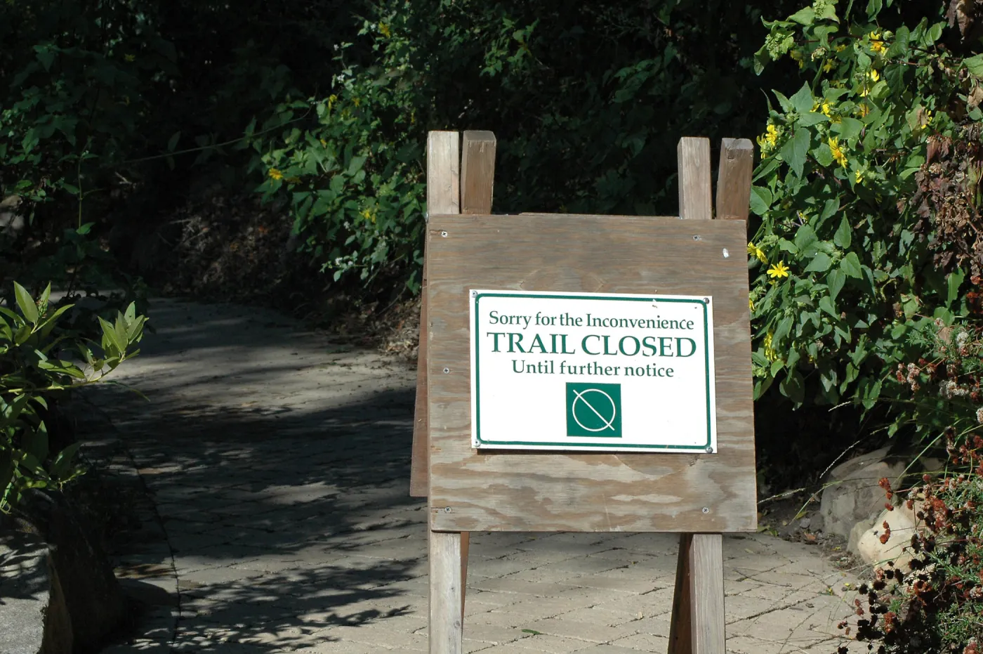 Trail Closed sign, SBBG