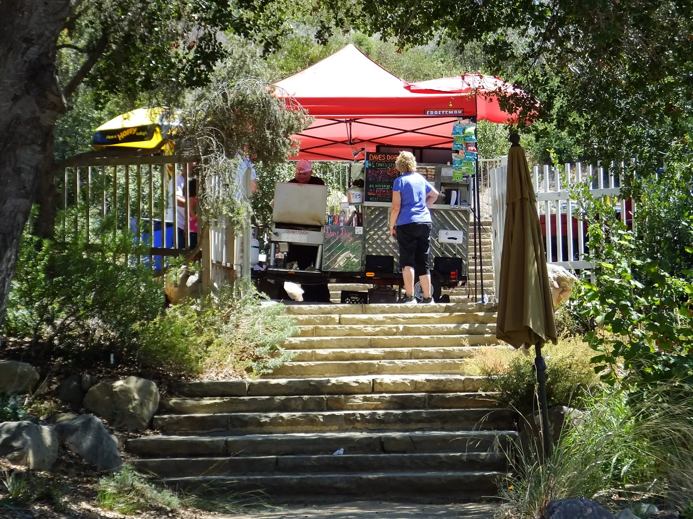 Trails n Tails 2015, Dave's (Hot) Dogs