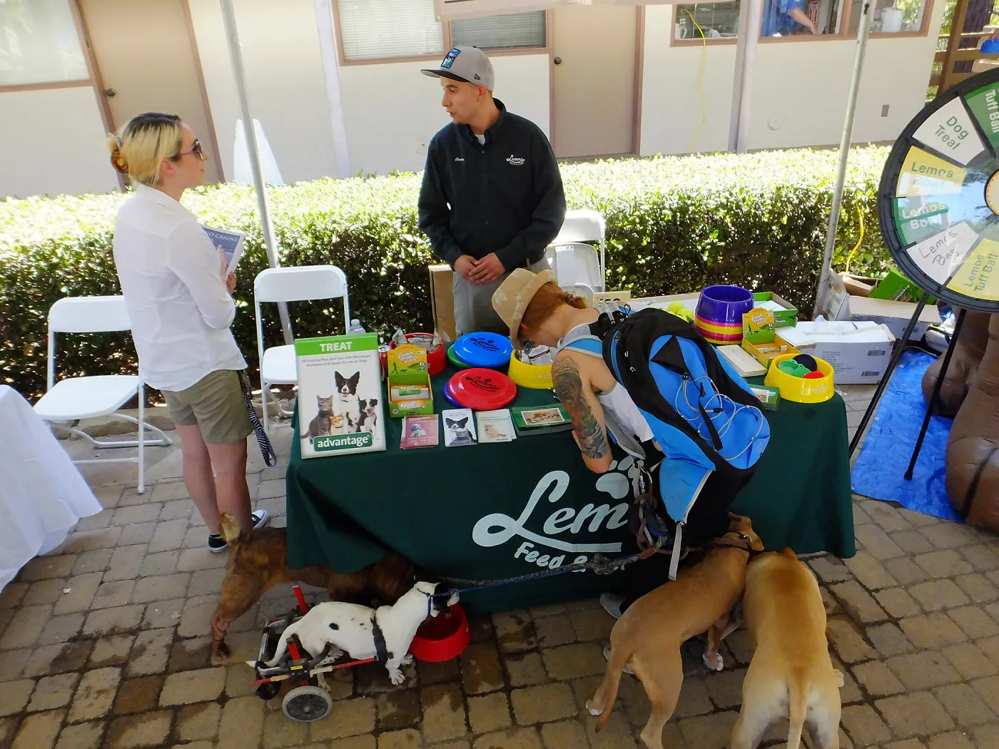 Trails n Tails 2015, Lemos Feed & Pet Supply exhibit