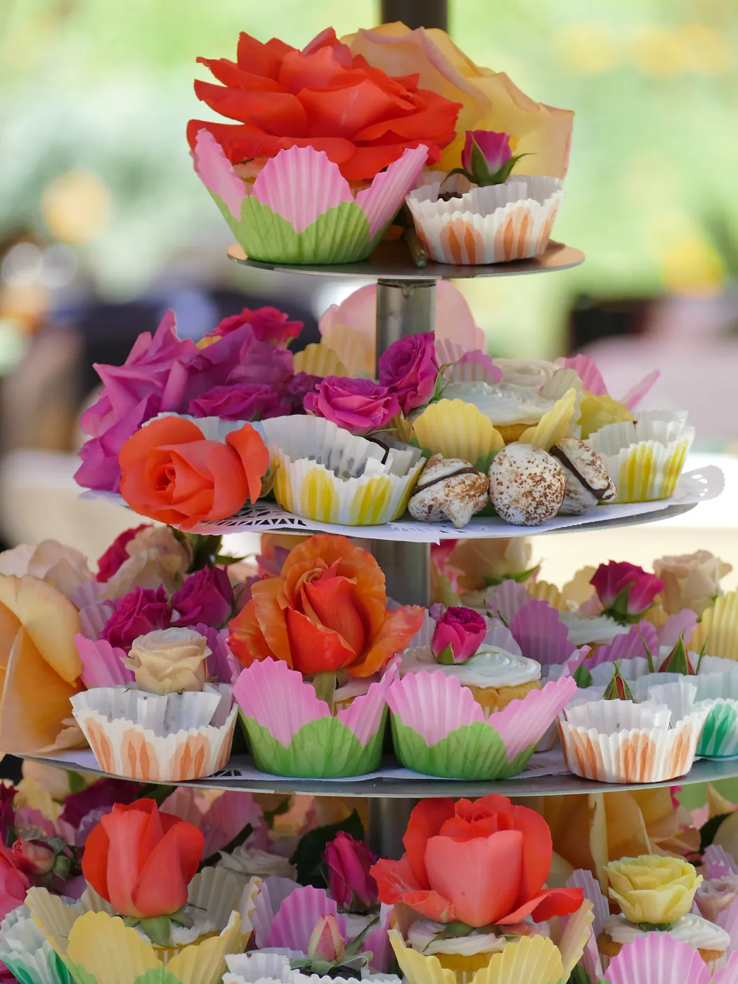Garden Club of Santa Barbara Centennial Birthday Meeting, Birthday cupcakes