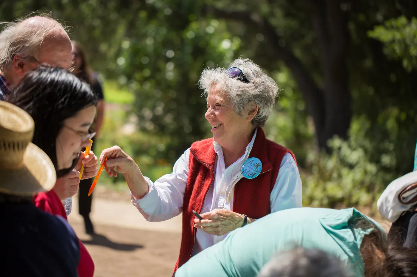 Cultivating the Wild: Native Gardens Tour and 90th Birthday Celebration, birthday card signing