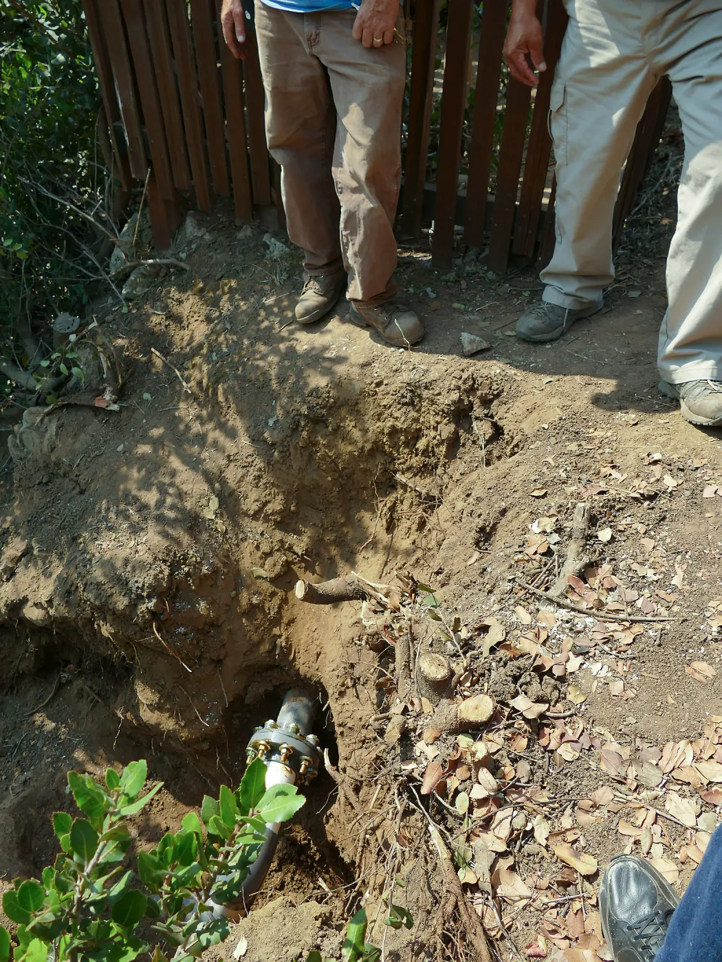 4-inch pipe repair, just north of Tunnel Road reverse pressure device, looking south