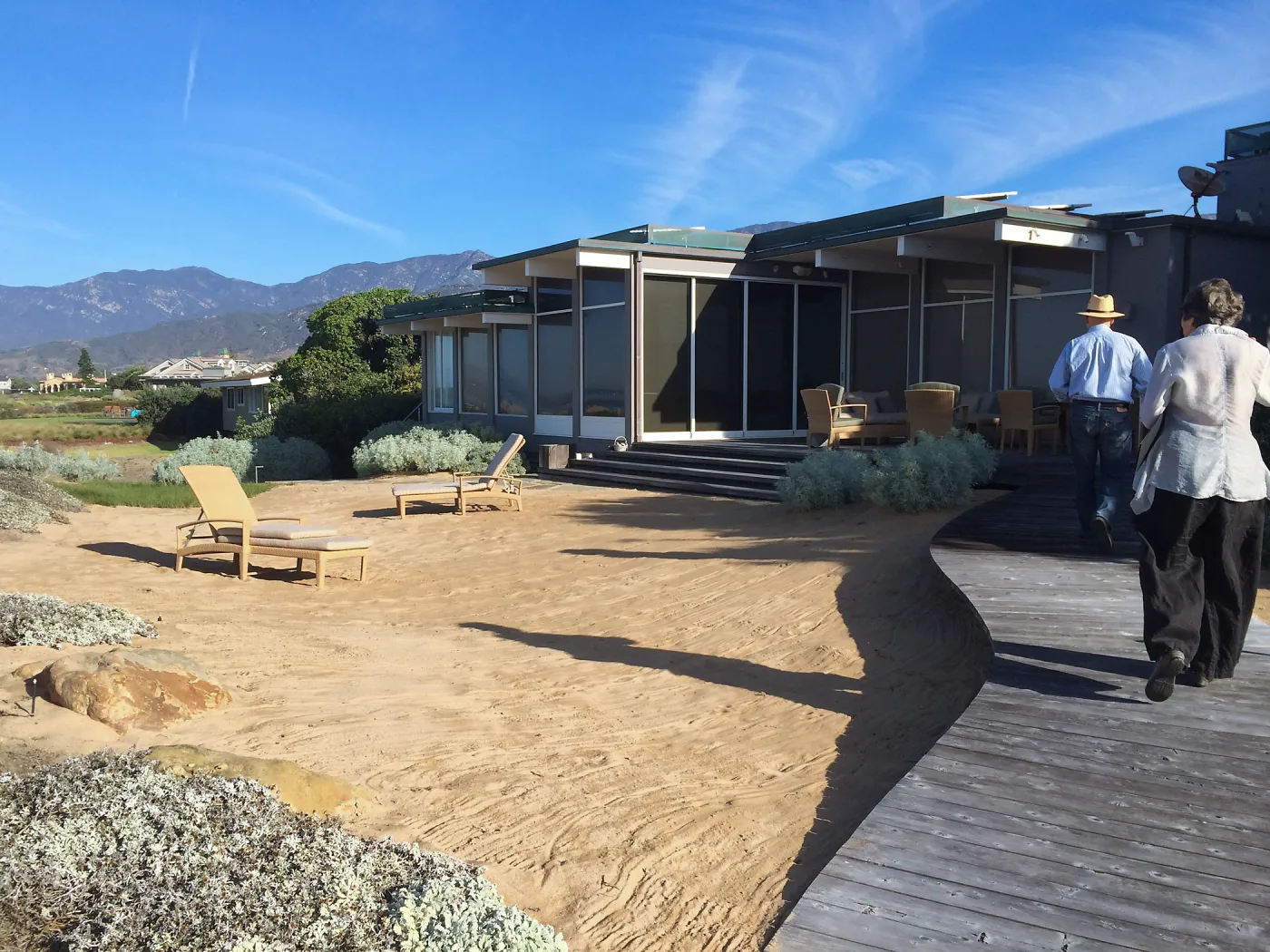 Touring gardens with Isabelle Greene, Sand Point Road, Carpenteria