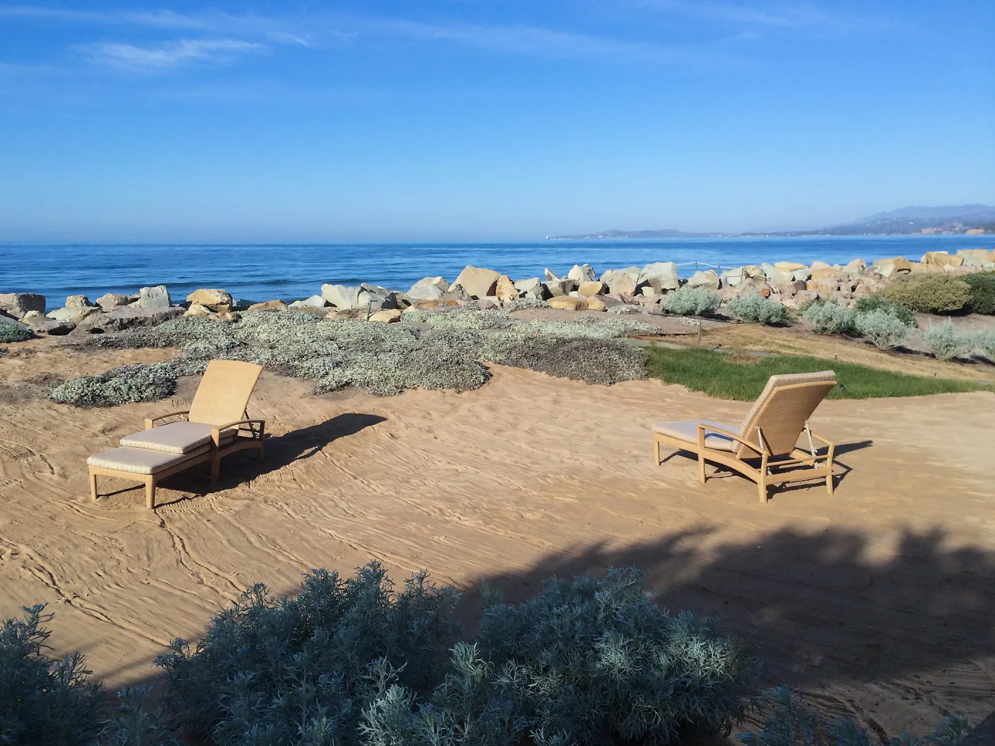 Touring gardens with Isabelle Greene, Sand Point Road, Carpenteria