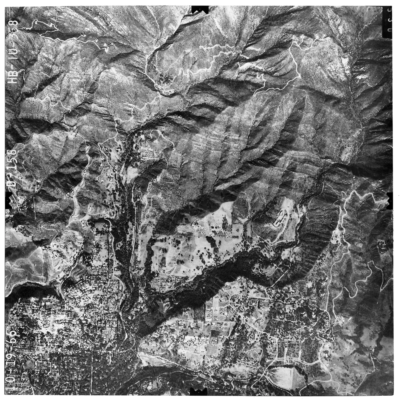 Aerial photograph of SBBG and vicinity
