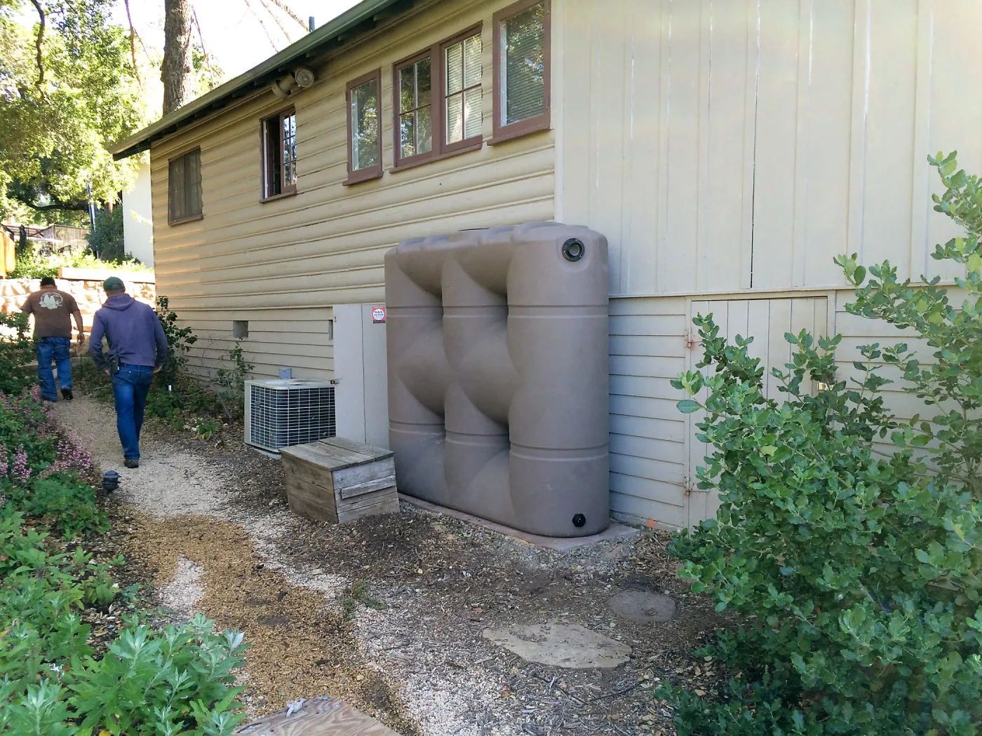 Installaion of rainwater collection tank at the Water Wise Home Garden