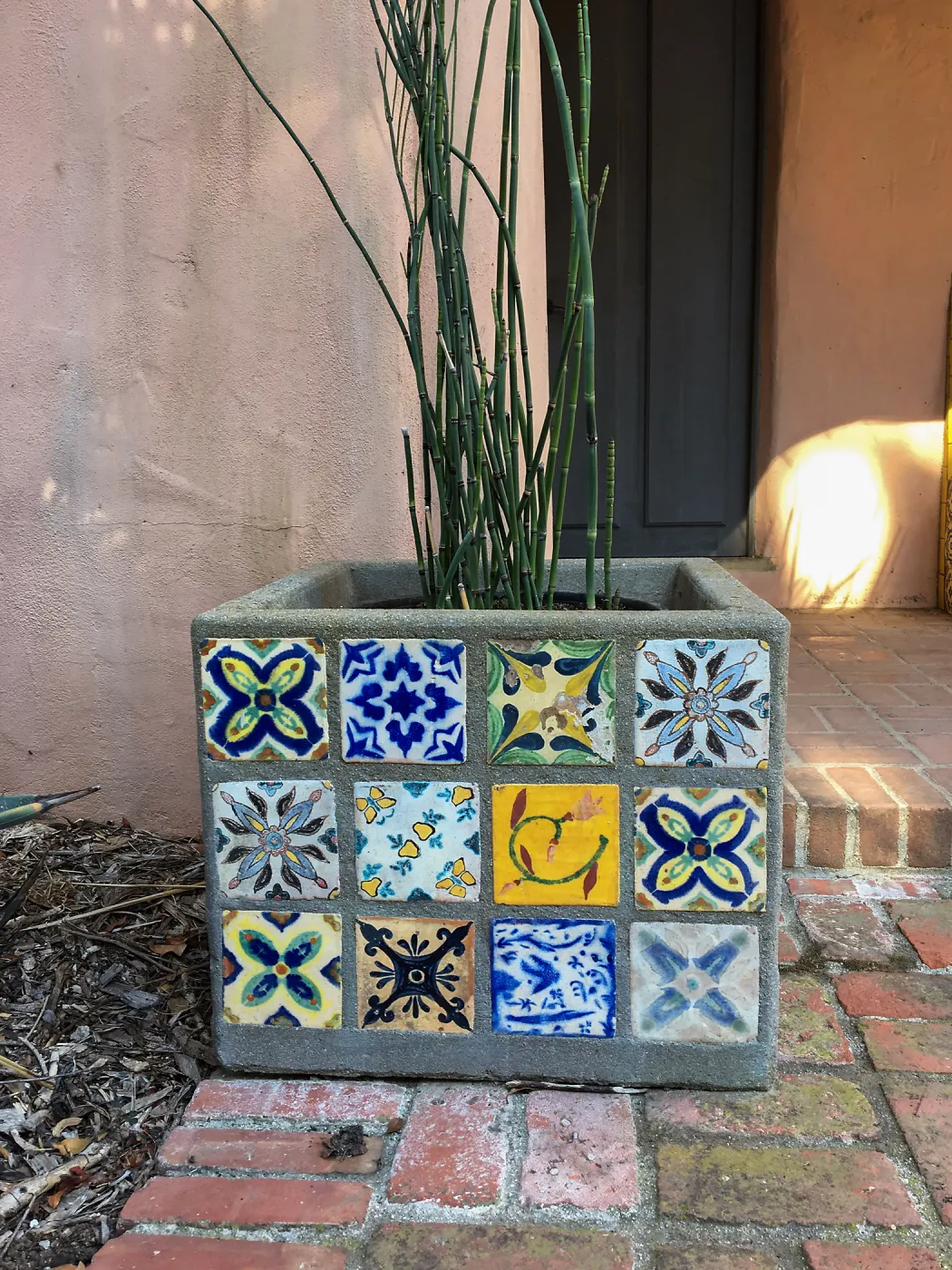Decorative pot at Lotusland