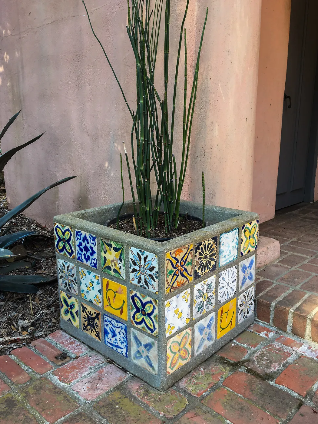 Decorative pot at Lotusland
