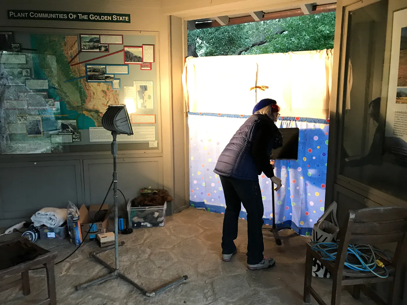 Family Nature Night Shadow Puppet with Darrolyn Fennelly and Randy Stephens