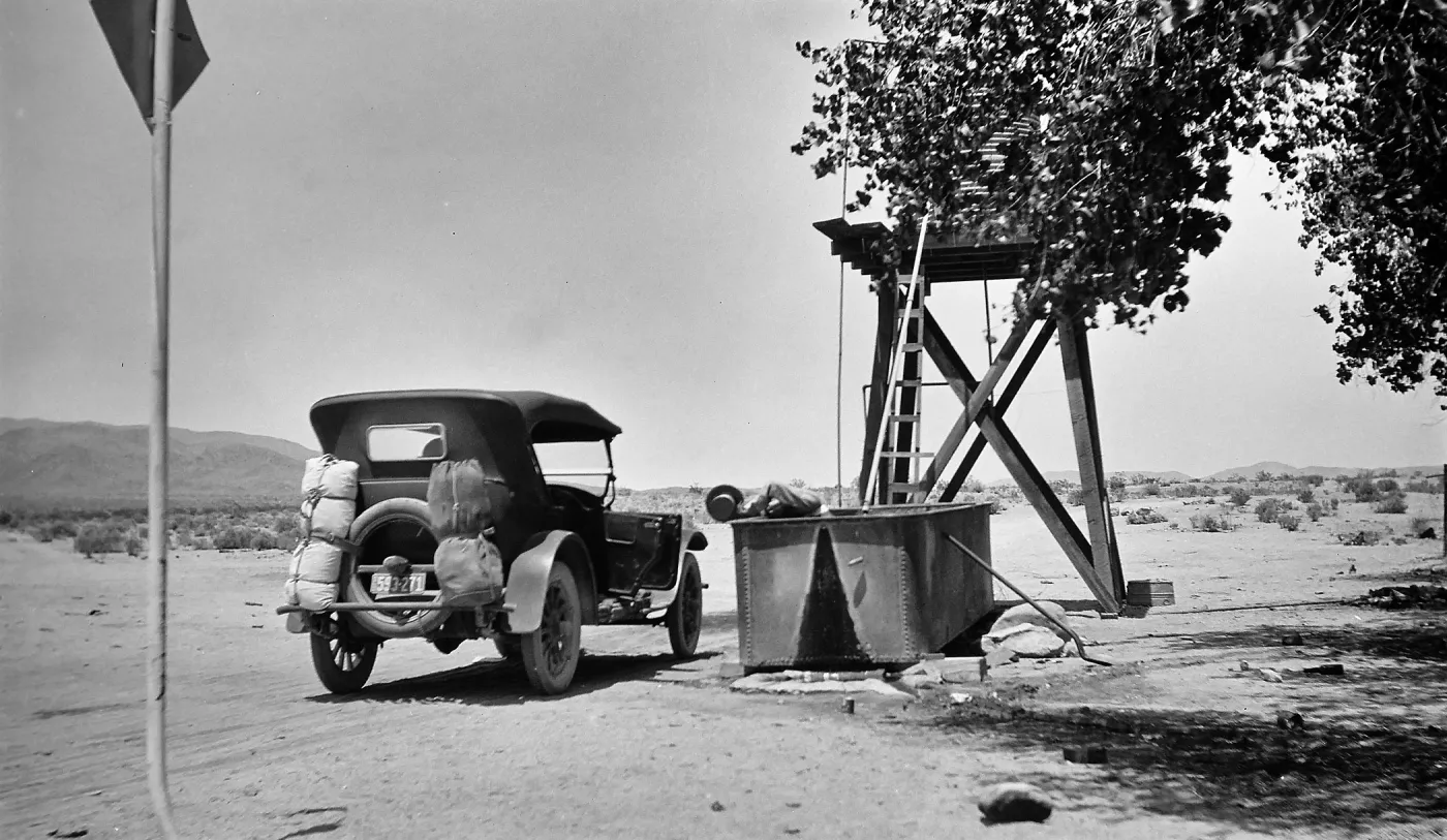 ï¿½Ballarat Tripï¿½, auto and water tower
