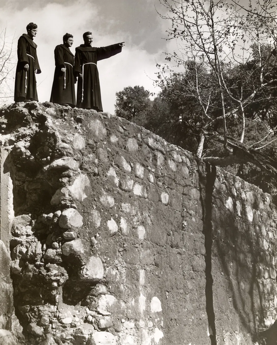 Padres, Friars at Mission Dam, SBBG before 1940