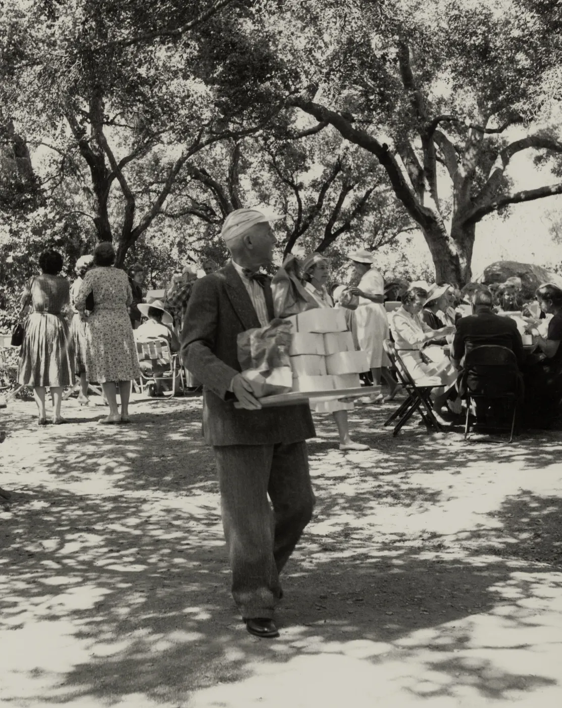 Members Day, under the oaks