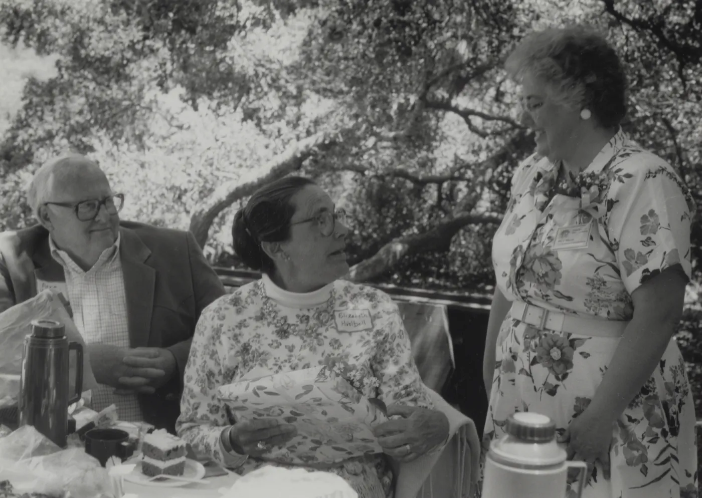 Elizabeth Hvolboll and Contributions Coordinator Mary Allcott at Members' Day Picnic, 1991