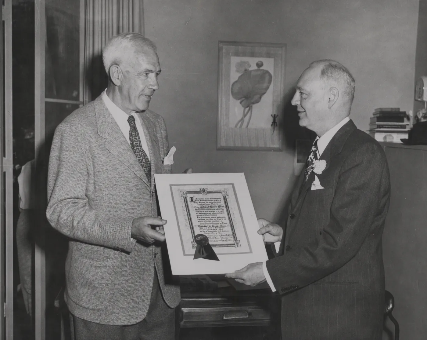 Sellar Bullard accepting Senora Dona plaque from Mayor Norris Montgomery