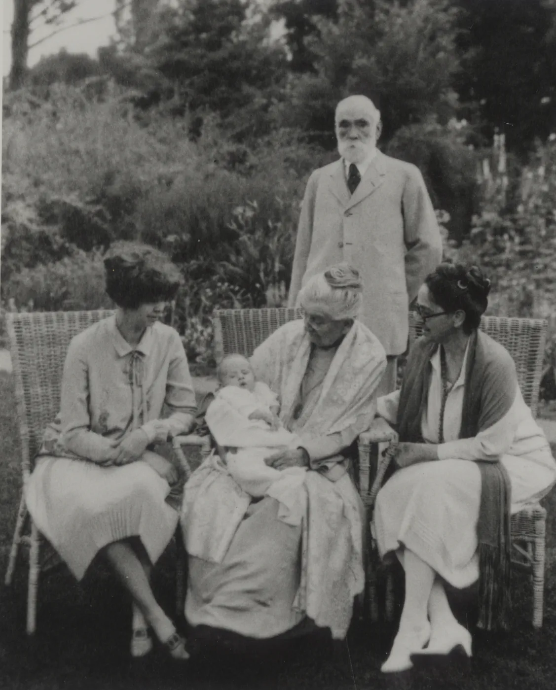 Dr. Doremus, Augusta Hazard Jones, Mrs. Doremus with Ernest Hazard Jones, Mrs. Anita D. Hazard