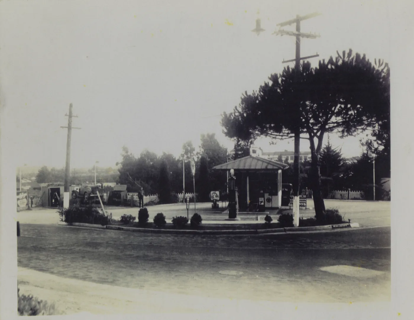Early Gas Station at Anapamu and Milpas Streets