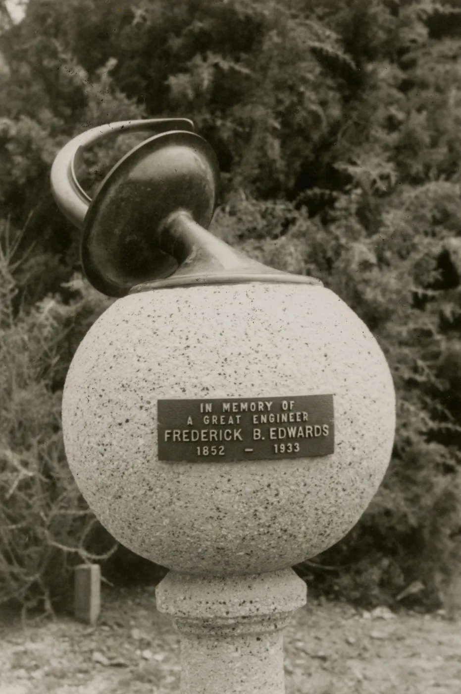 Sundial, 'In memory of a great engineer, Frederick B. Edwards, 1852-1933'