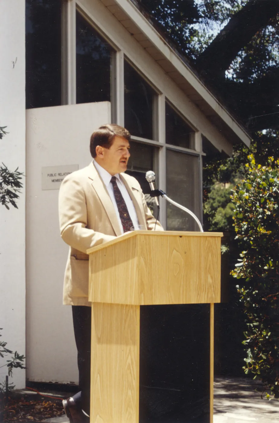 Edward Schneider