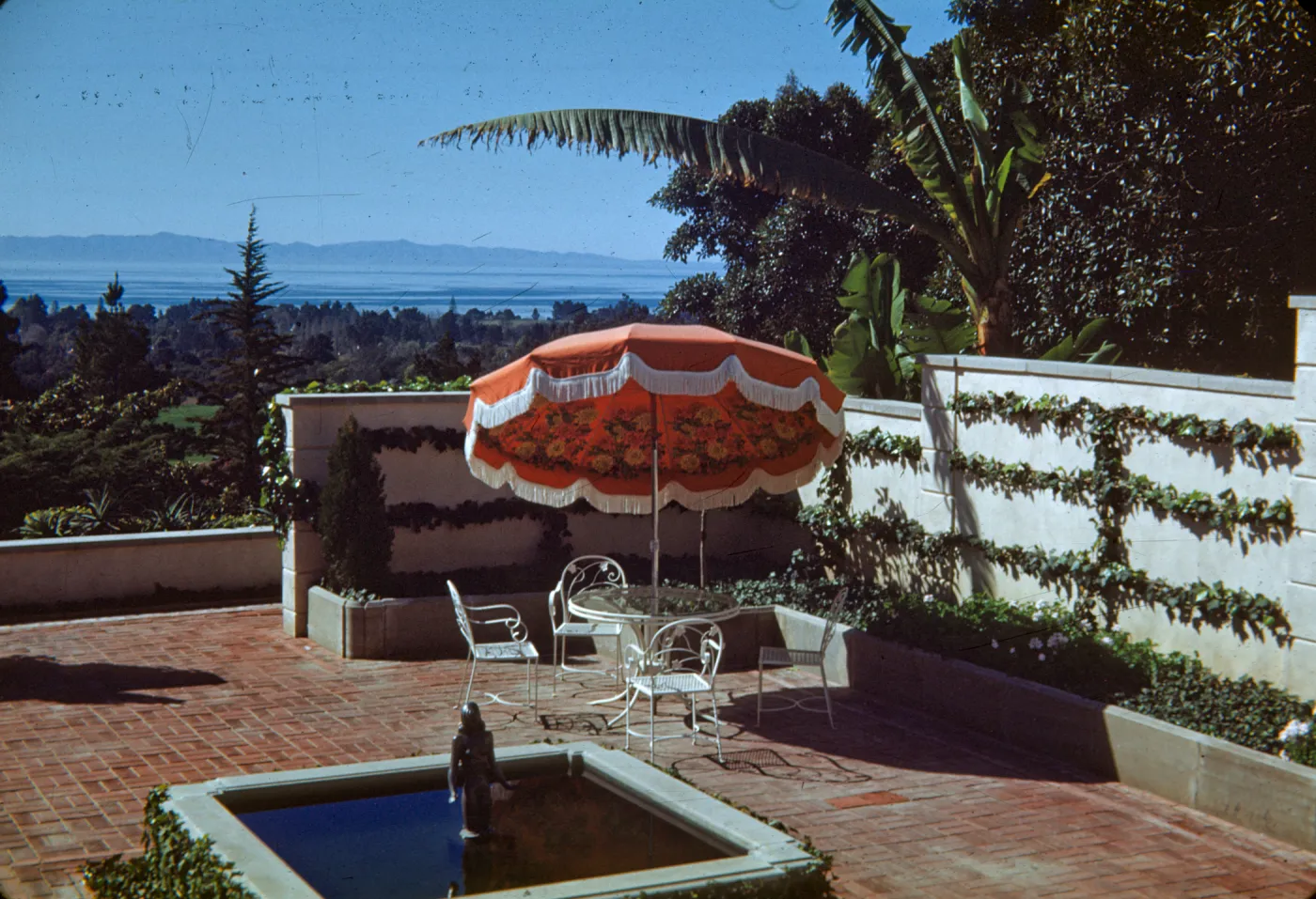 Palme Garden, Santa Barbara, walled garden and islands