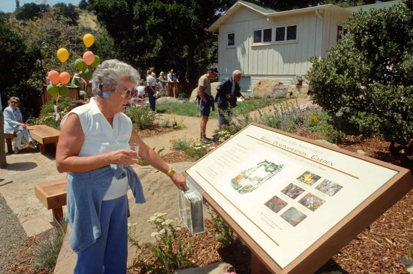Home Demonstration Garden Dedication