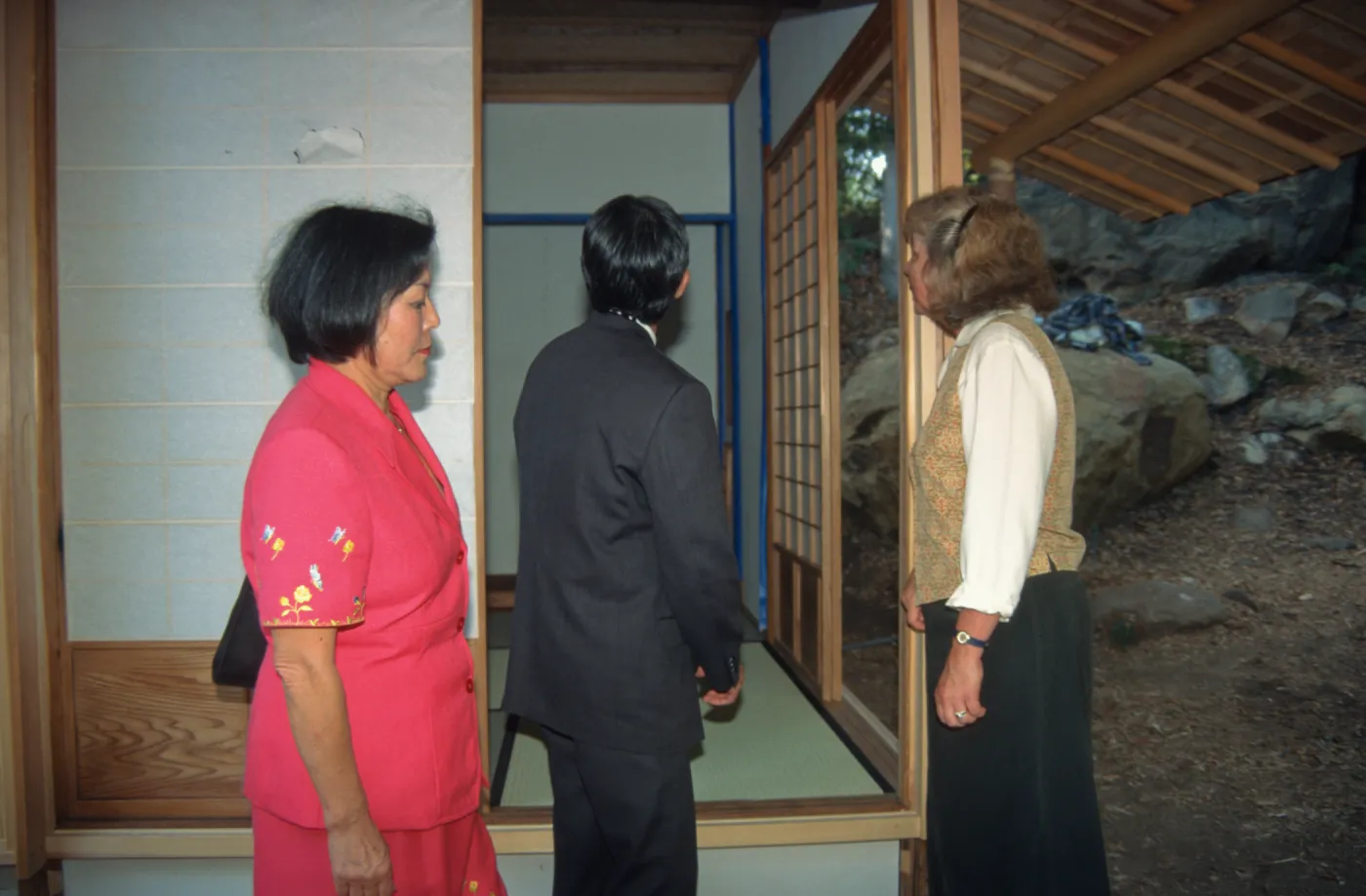Japanese consul-general visit to Tea House