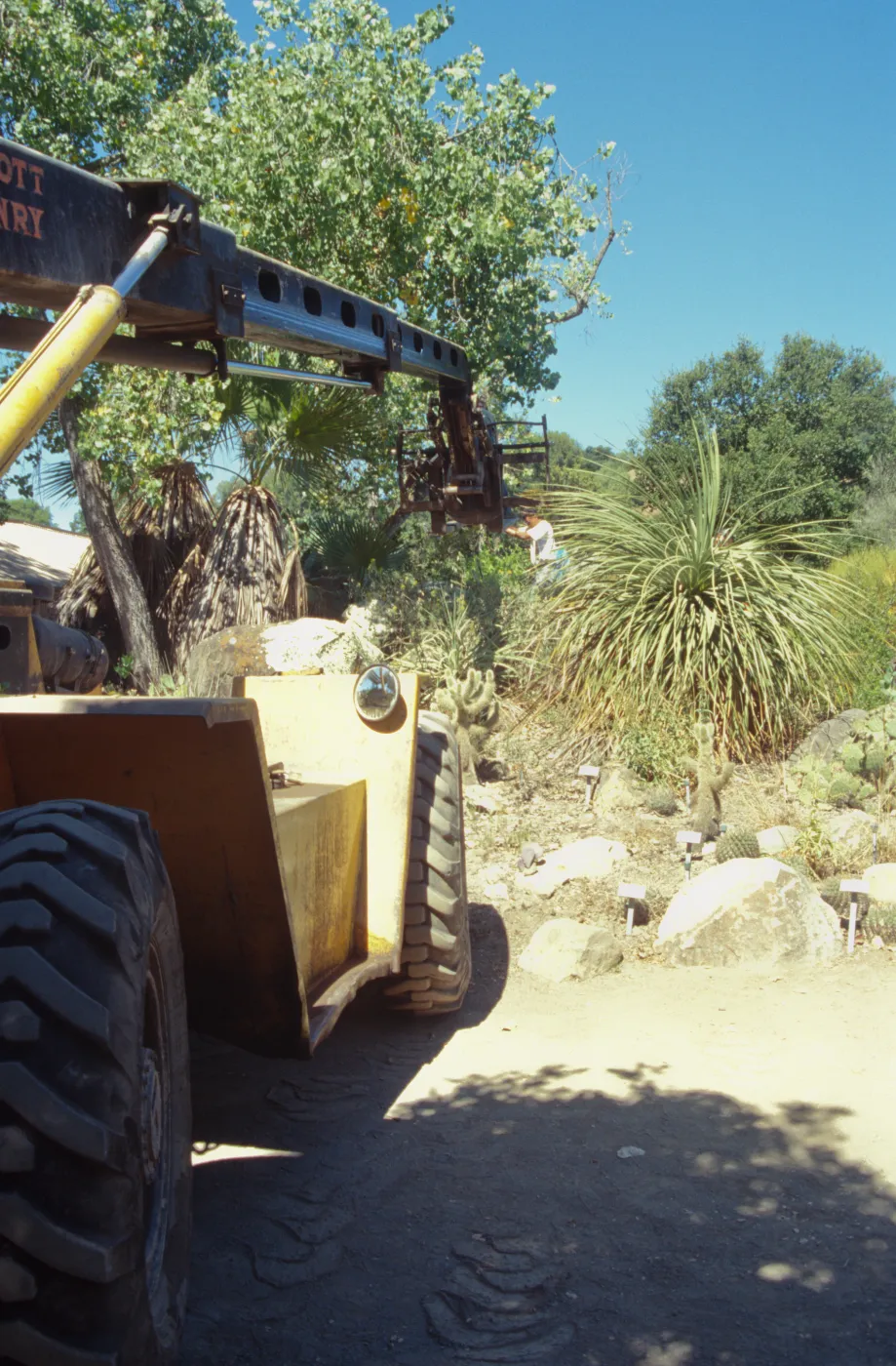 construction and placement of the Pritzlaff Bench in the Desert Section, 2000