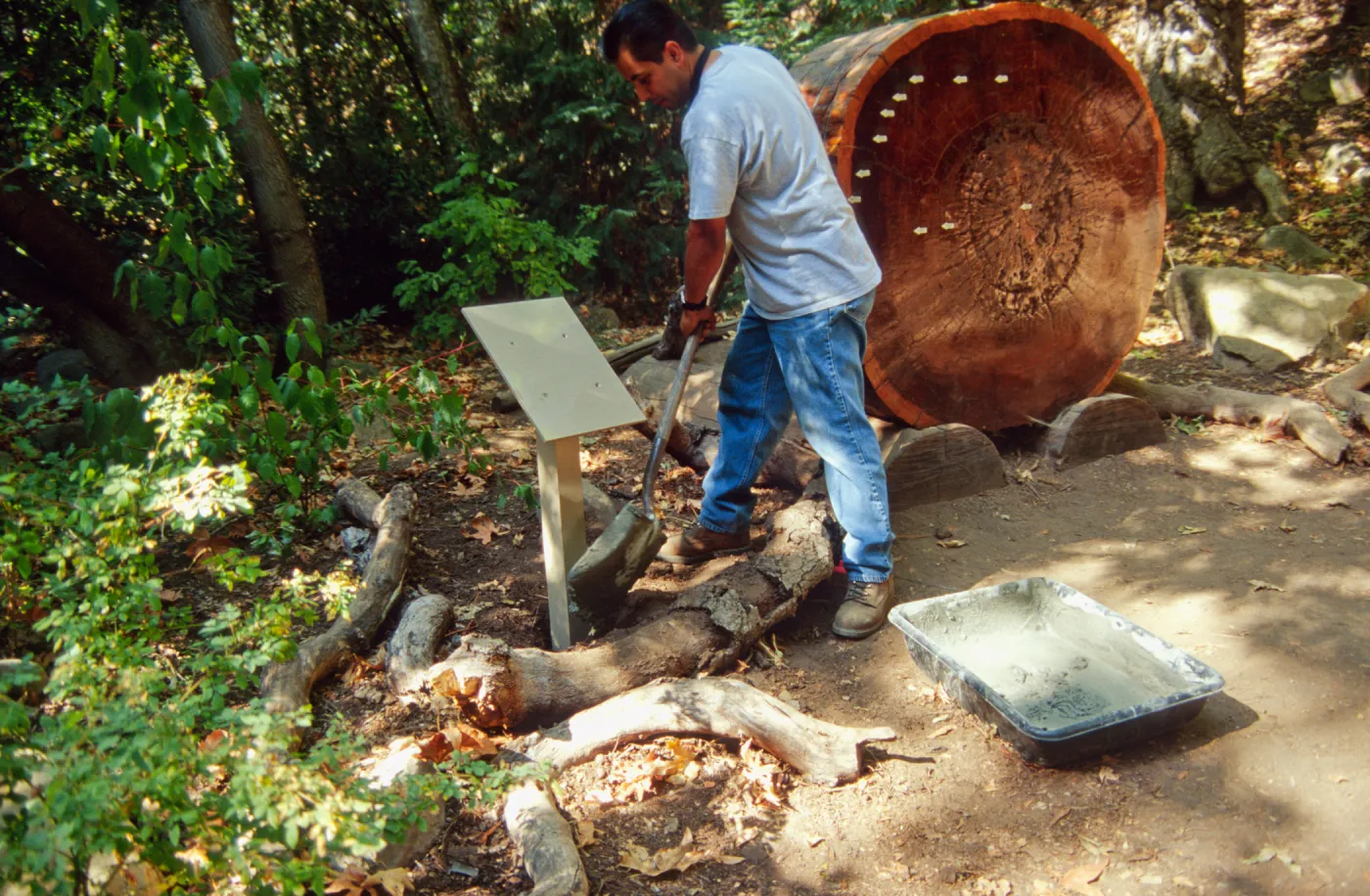 Redwood Cross-section, mounting the information panel