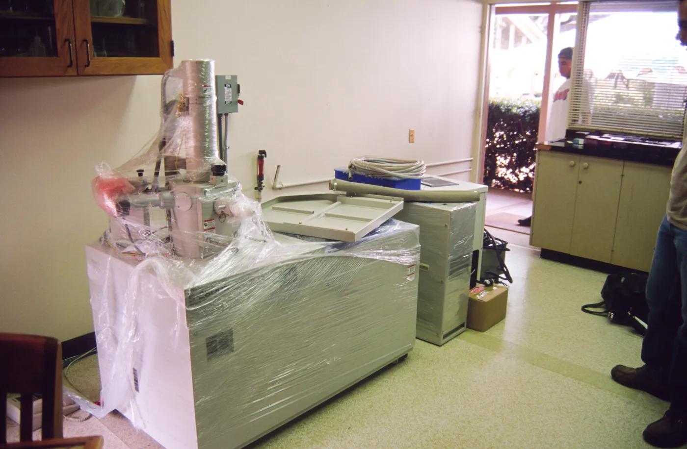 new SEM (scanning electron microscope) unit at SBBG, SEM Laboratory