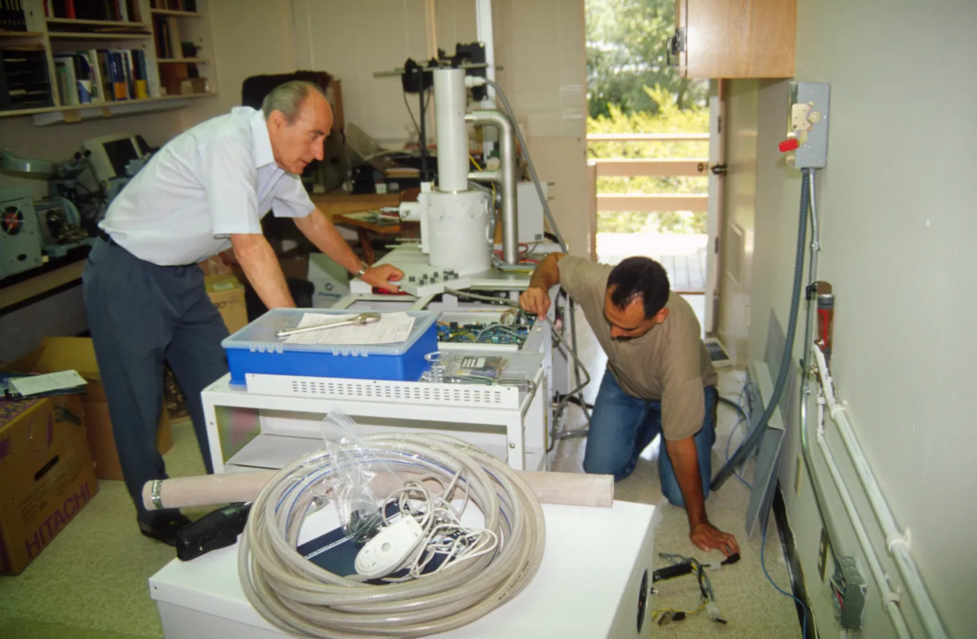 new SEM (scanning electron microscope) unit at SBBG, SEM Laboratory