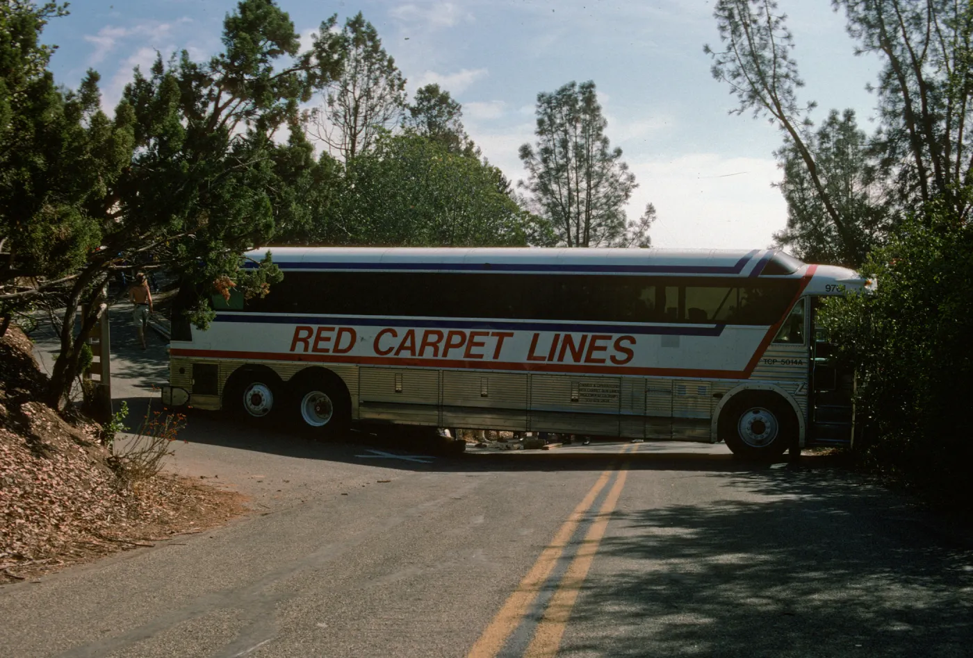 Bus stuck on Mission Canyon Road at Entrance