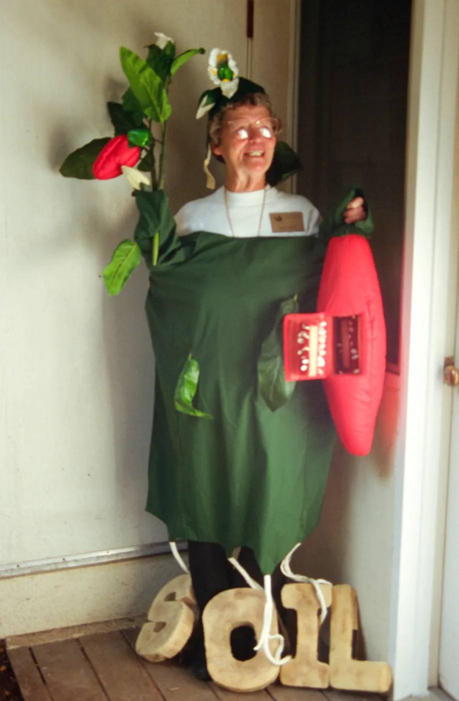 Avis Keedy, volunteer