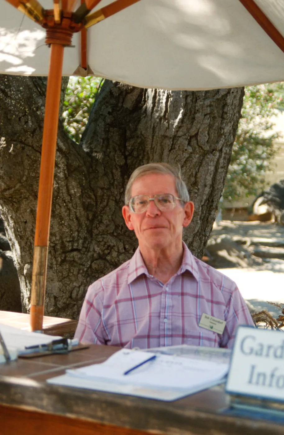Bob Fraundorf, volunteer