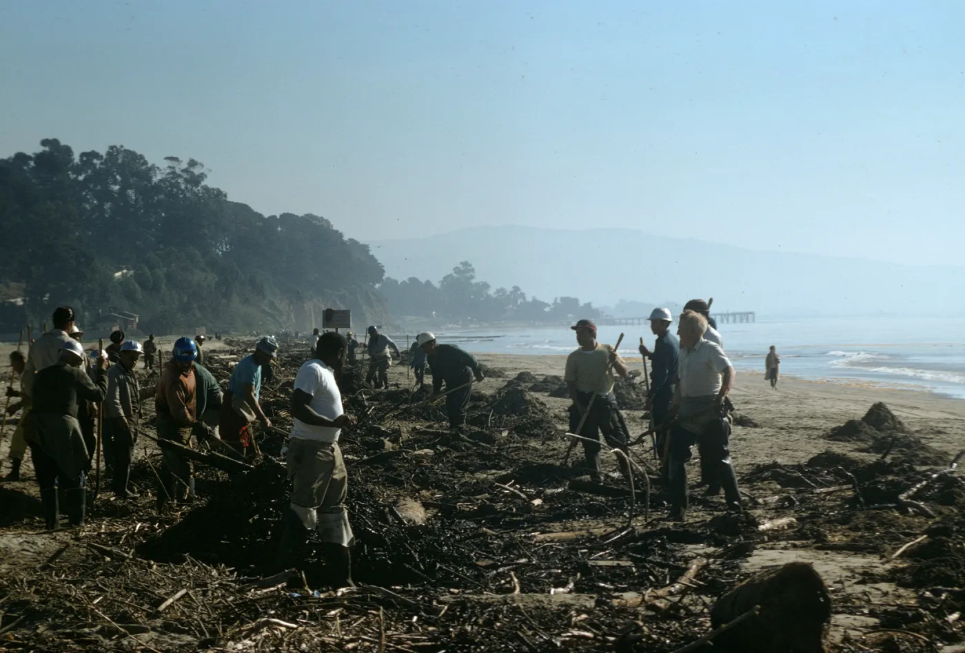 oil cleanup, East Beach, Santa Barbara