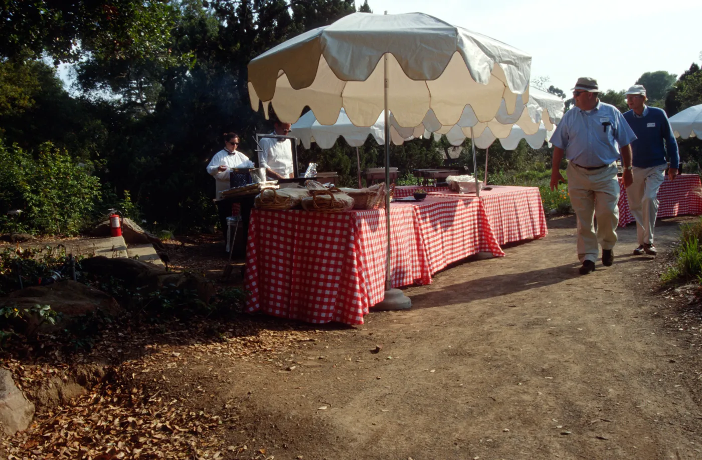 SBBG Members BBQ, 2001, catering tables
