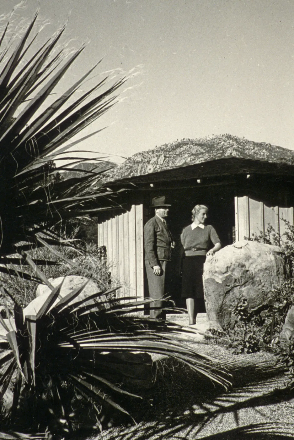 1940, SBBG Information Kiosk