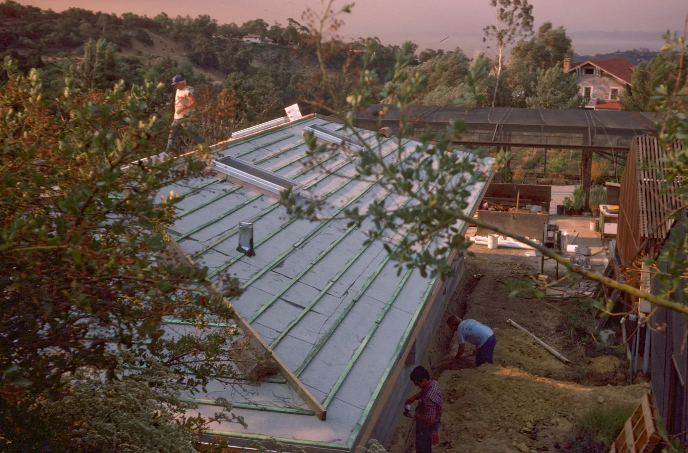 Construction: base for concrete roof tiles